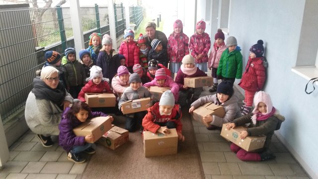 Die Weihnachtspakete der Aktion "Kinder helfen Kindern" gehen nach Albanien und Lettland. | Foto: ADRA