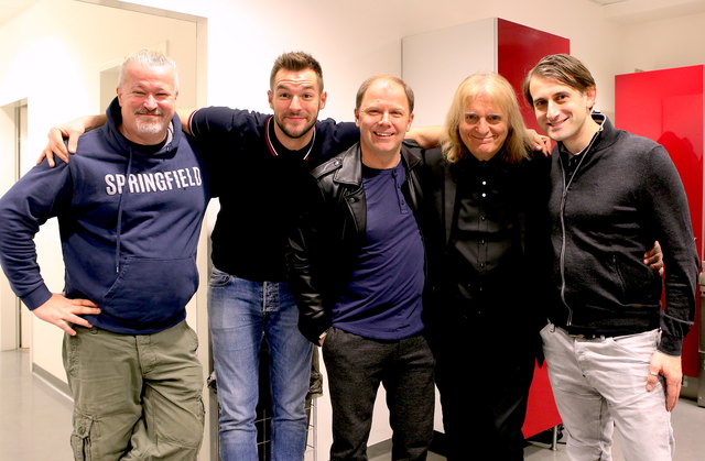 Gelungener Abend: Beste Stimmung bei Mike Supancic, Paul Pizzera, Bernhard Rinner, Vojo Radkovic und Mike Tassis (v. l.) | Foto: Grazer Spielstätten/Liu Jun