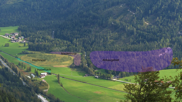 Geplantes Abbaugebiet, daran anschließend das Nieder- und Hochmoor.