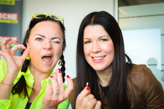 Mit Humor: Marion Petric (l.) und Judith Schwarz ... | Foto: geopho.com