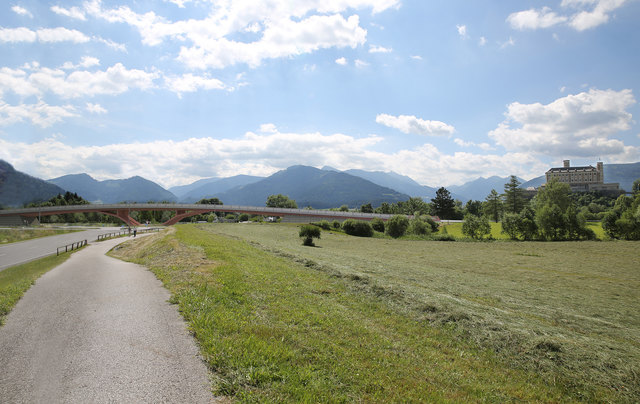 Demnächst soll der Verkehr in Trautenfels über eine Hochbrücke laufen. | Foto: Land Steiermark/A 16