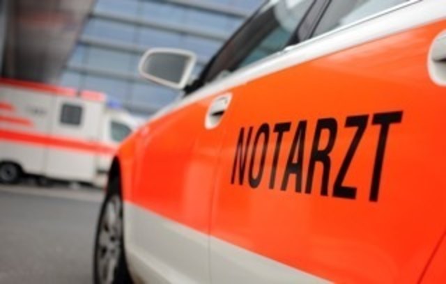 Nach der notärztlichen Erstversorgung brachte der Rettungsdienst den unbestimmten Grades verletzten Mann in das Landeskrankenhaus Wolfsberg | Foto: Felix Abraham