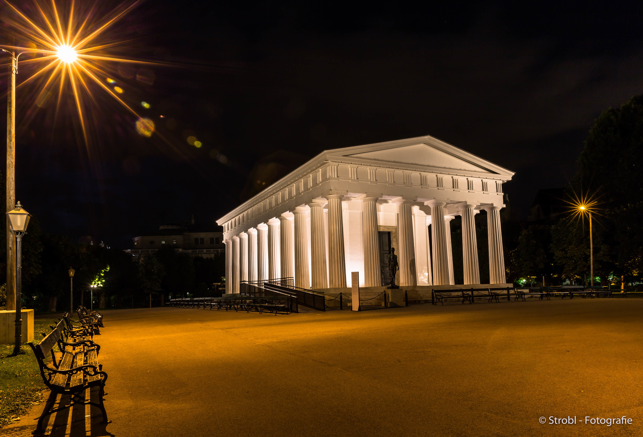 VOLKSGARTEN WIEN Innere Stadt