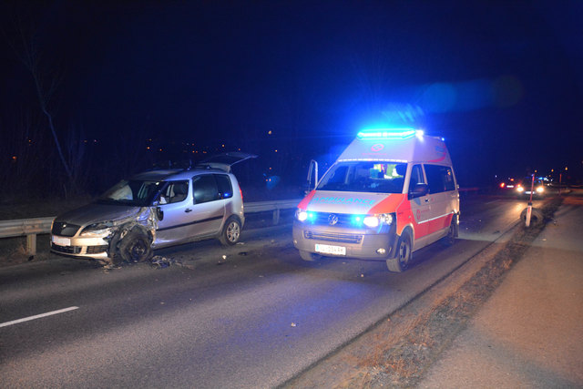 Die Frau wurde leicht verletzt und zur Behandlung ins BKH Kufstein gebracht. | Foto: ZOOM.TIROL