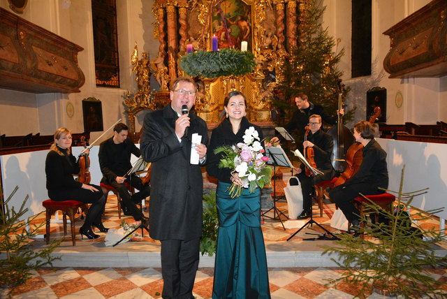 Bürgermeister Gerhard Schütter begrüßte die international erfolgreiche Künstlerin Elisabeth Breuer. | Foto: KK