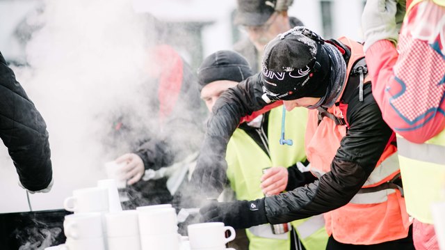 Heiße Getränke und Lebensmittel gibt es an den Labestationen. | Foto: Verein 24 Stunden Burgenland