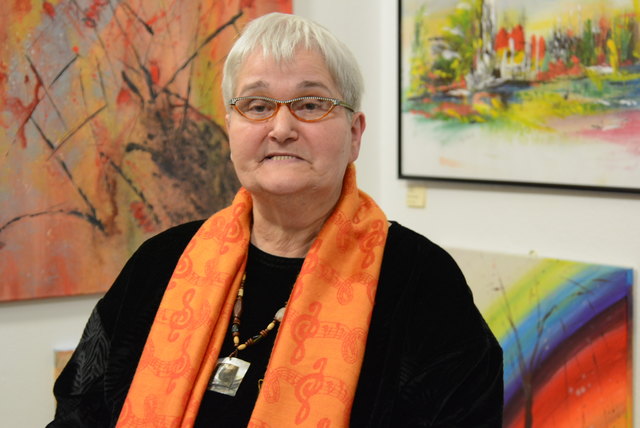 Edith Heidelinde Ritter aus dem Burgenland begrüsste die Gäste und stellte die beiden Künstlerinnen vor.