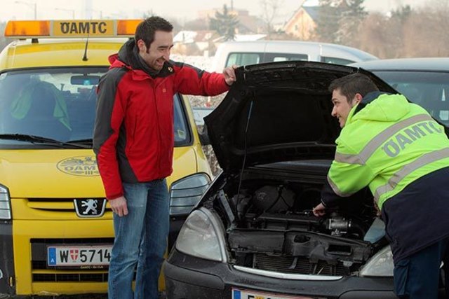 Beleidigte Batterie, Motorprobleme und Reifenschäden: 126.000 Mal waren Mitarbeiter der ÖAMTC-Pannenhilfe 2016 in Niederösterreich im Einsatz