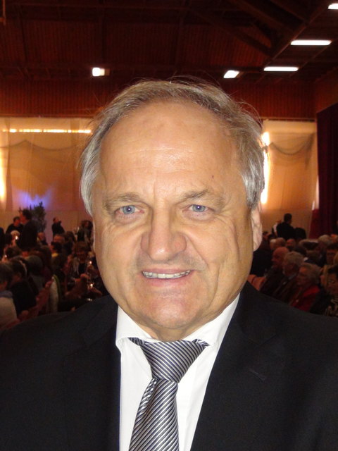 Moderator Obmann Hans Georg Zach.
