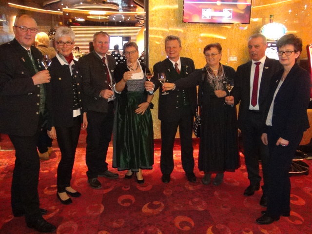 Auch Eigentümervertreter von Erzherzog Johann Weine und Freunde ließen sich den lockersten, aber stets prickelnden Neujahrsempfang im Casino Graz nicht entgehen.