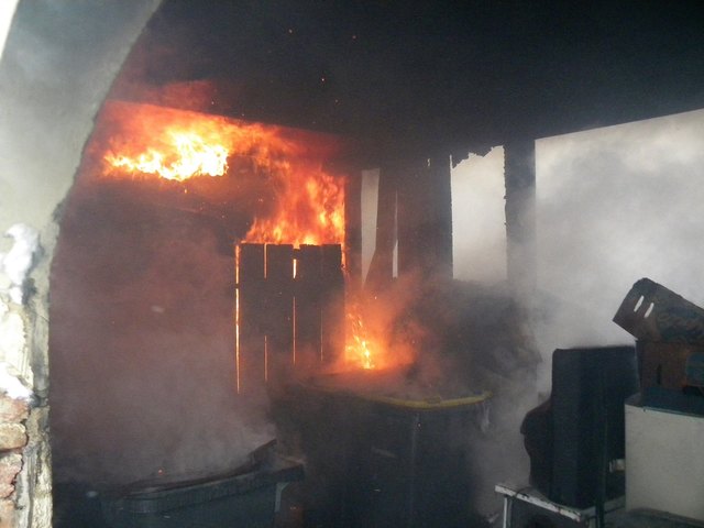 Lodernde Flammen beim Eintreffen der Wehren.