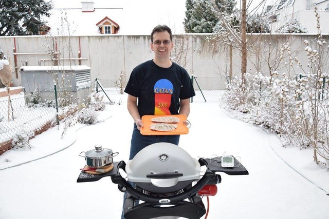 Bei minus 4 Grad wurde in Simmering von Bernhard Wieczorek Entenbrust gegrillt.