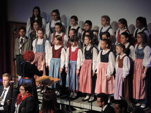 Die Gumpoldskirchner Spatzen sangen in der Stadthalle.