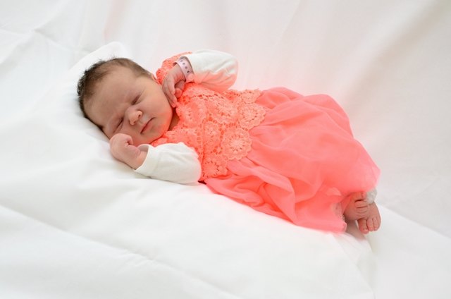 Antonia Alexandra Datum: 13.6.2016 Eltern: Anderea und Sebastian Lencar Geburtsort: LKH Graz Größe: 51 cm Gewicht: 3745 g