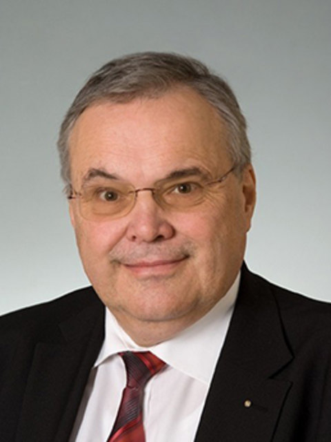 In Schärding spricht Rechtsanwalt Peter Bründl über die Änderungen im Erbrecht am 19. Jänner im Oxxenhof.