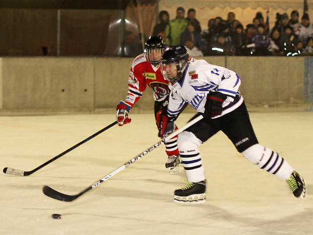 Starke Gäste von den Rams Graz (weiß) forderten den St. Josefer Eishockeycracks beim Winter Classic alles ab. Endstand: 1:1. | Foto: Franz Krainer
