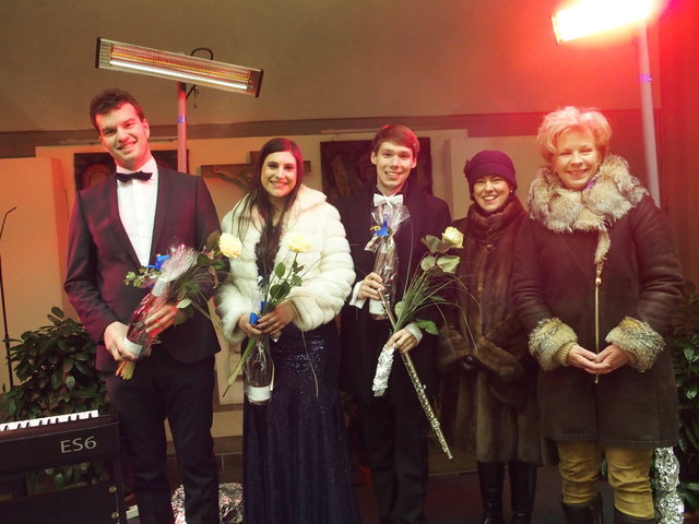 Márton Kiss, Corina Koller, Stefan Gottfried Tomaschitz mit Astrid Tomaschitz und Elisabeth Kühberger vom Kiwanis Club Forum Liuben (v.l.).