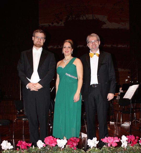 Moderator Stefan Abermann, Sopranistin Maria Erlacher, Dirigent Gerhard Sammer