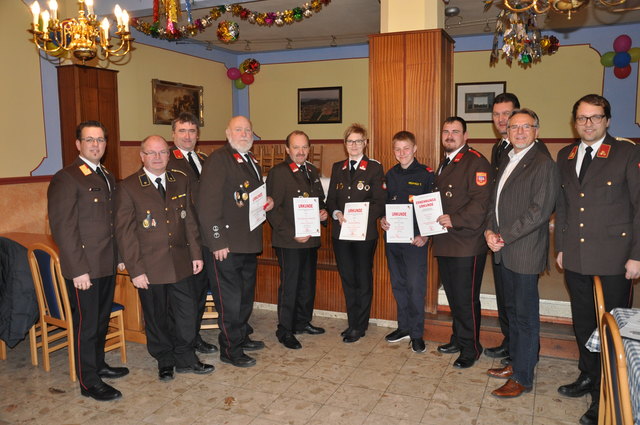 Kommandant Ing. Johannes Lechner, Rudolf Posch, Wolfang Ruhm, Herbert Deutschmann, Friedrich Rosenberger, Martina Schmid, Tobias Frühwald, Martin Buchgraber, Herbert Puhm, Bürgermeister Leopold Prohaska, Unterabschnittskommandant Christof Unfried