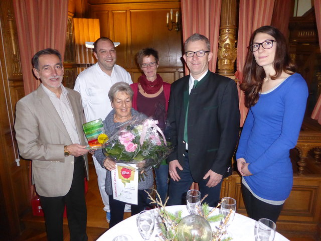 Herbert Brindl, PDL-Stv. Peter Wimmer, Maria Mayrhofer, Freiwilligenarbeit-Koordinatorin DGKP Elfriede Gruber, Martin König, Stationsleitung DGKP Maria Pichlmann.