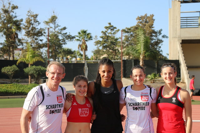 Trainer Klaus Angerer mit Petra Gumpinger, Nafissatou Thiam, Ina Huemer und Patricia Madl.