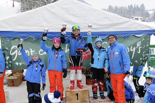 U11w: 1. Von Wulffen Pauline (SV Reith b.K.), 2. Gasser Selina (WSV Kirchdorf), 3. Harasser Malena und 4. Berger Viktoria (beide SC St.Johann)
