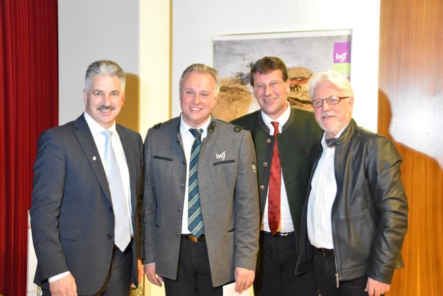 Bezirkshauptmann Raimund Waldner, Stadtchef Stefan Weirather, Landtagsabgeordnete Jakob Wolf und Gerhard Reheis.