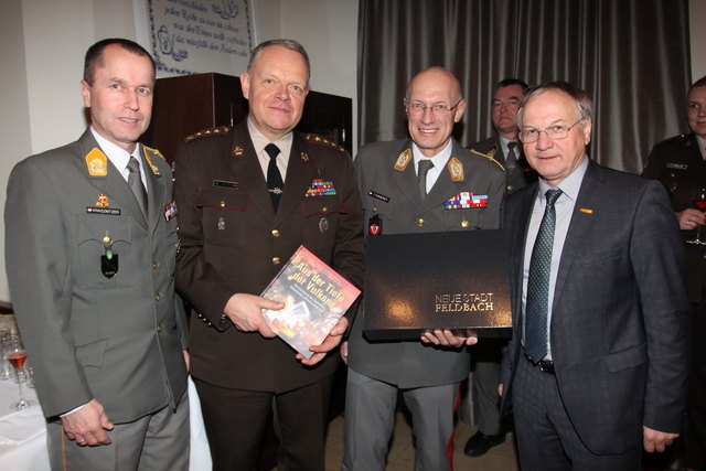Franz Kraßnitzer, Reimonde Graube, Othmar Commenda mit Bürgermeister Josef Ober (v.l.). | Foto: Schleich