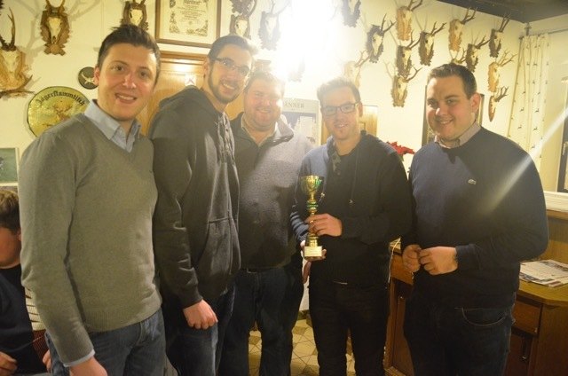 Siegerehrung v.l.n.r.: JVP-BO Stefan Hofbauer, JVP-Sportreferent Thomas Gaber, VP-Ortsparteiobmann Thomas Schabereiter, JG-BO Marcel Skerget, RFJ-BO Philipp Könighofer.