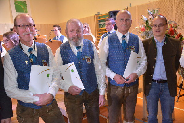 Die „50 jährigen“ Blasmusiker wurde gebührend geehrt.