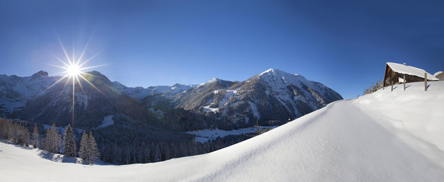 Unberührte Winterlandschaft auf dem Weg zur Hafeichtalm