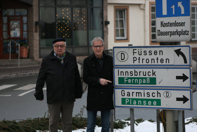 Paul Mascher (li) und Luis Oberer halten nichts von Ausbauten entlang der B179. | Foto: privat