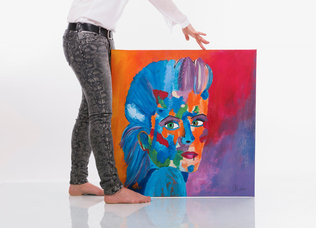 Die Gleisdorfer Künstlerin Rebekka Hackl stellt im Museum im Rathaus Gleisdorf ihre Kunstwerke aus.