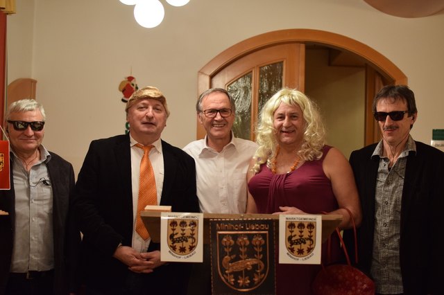 "Donald" und "Ivanka" gratulierten Altbürgermeister Willibald Stacherl zum 70. Geburtstag.