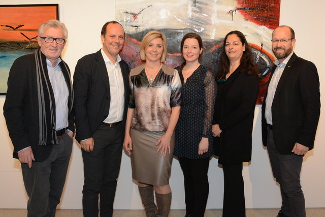 (v.l.n.r.) Kulturreferent Luis Reisenhofer, BGM Christoph Stark, Künstlerin Rebekka Hackl, Museumsleiterin Mag. Eva Lassnig, Mag. Christine Milowiz und TIP- Chef Gerwald Hierzi.