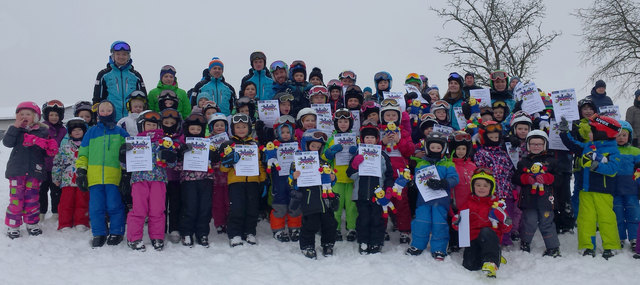 Die Kinder hatte sichtlichen Spaß im Schnee und wurden mit einer Urkunde belohnt. | Foto: Bogner
