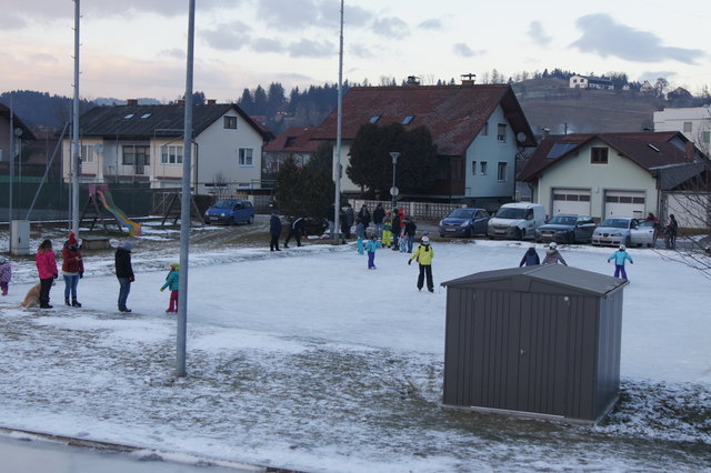 Lang, lang ist es her. Eislaufen in Voitsberg beim Kremser Kindergarten.