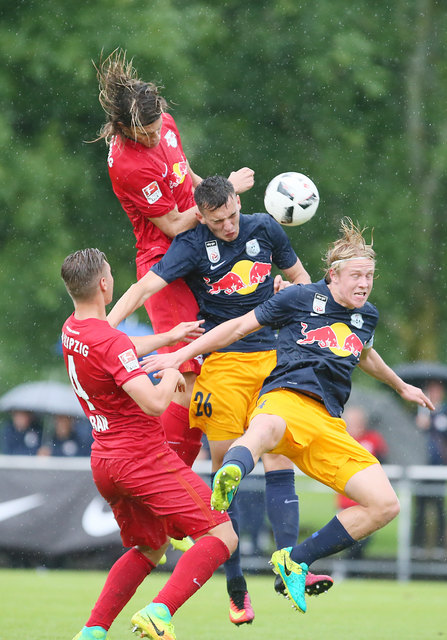 GRASSAU,GERMANY,09.AUG.16 - SOCCER - 1. DFL, 1. Deutsche Bundesliga, Sky Go Erste Liga, RasenBallsport Leipzig vs FC Liefering, training camp, test match. Image shows Willi Orban, Atinc Nukan (RB Leipzig), Mergim Berisha and Xaver Schlager (Liefering) . Photo: GEPA pictures/ Roger Petzsche - For editorial use only. Image is free of charge.