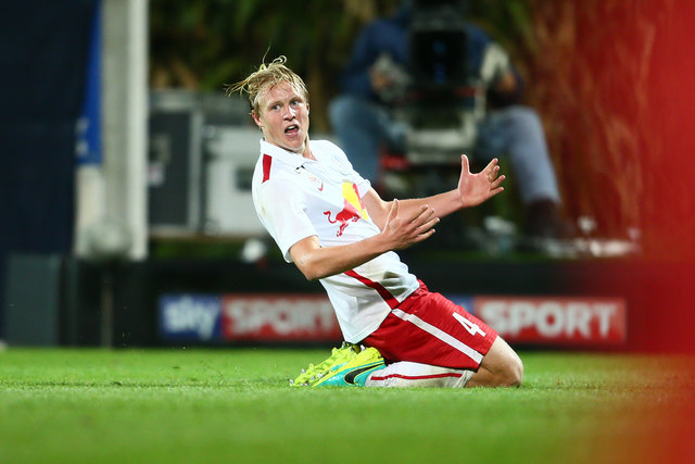 GROEDIG,AUSTRIA,23.SEP.16 - SOCCER - Sky Go Erste Liga, FC Liefering vs SC Wiener Neustadt. Image shows the rejoicing of Xaver Schlager (Liefering). Photo: GEPA pictures/ Felix Roittner - For editorial use only. Image is free of charge.