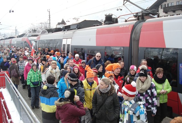 Per Bahn direkt ins Hahnenkamm-Zielgelände!