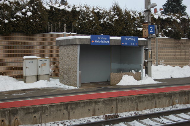 Der drohende Wegfall der Haltestelle im Zuge des Ausbaus der Weststrecke ist den Paschingern ein Dorn im Auge.
