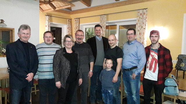 v. l.: Johann Wall, Erich Gruber und Ulli Wall (Ahorn); Gerhard Hutter (Afiesl), LAbg. Michael Gruber, Andreas Traxler (Schönegg), Christian Enzenhofer und Daniel Fleck (Helfenberg)