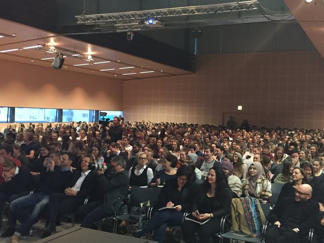 Full House bei der Podiumsdiskussion