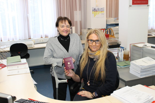 Die Leiterin der Sicherheitsabteilung Andrea Außerweger (l.) und die Leiterin der Bürgerservicestelle, Brigitte Kronberger (r.).