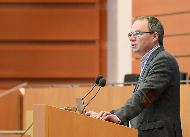 Umweltlandesrat Dr. Stephan Pernkopf zu Bundeskanzler Kerns Energieplänen: "Wenn der Bundeskanzler endlich das Ökostromgesetz flott macht, ist er in Niederösterreich eingeladen sich die tägliche Umsetzung anzusehen."