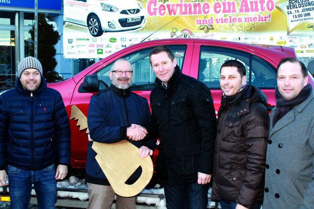Jürgen Slanitsch, Sieger Vinko Kušej, Wirtschaftsgemeinschaft-Obmann Michael Šumnik, Stadtrat Johann Rigelnik und Vize-Bürgermeister Daniel Wrießnig (v.l.n.r.)