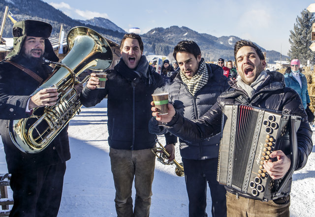 (c) 2017 - Servus Alpenlokal, Finalturnier, Weissensee. - Bild zeigt: Musikanten.