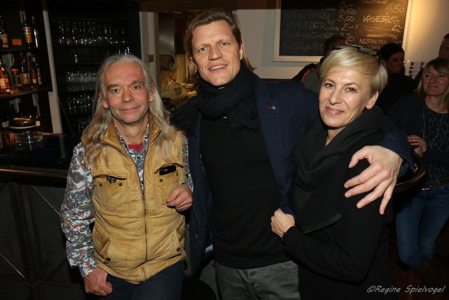 Kabarettist Gery Seidl - mit Gattin Petra und Franz Weisgram - gefiel die Pfalzauer Lokation in der auch schon Austropop-Legende Wolfgang Ambros seine Hits präsentierte.