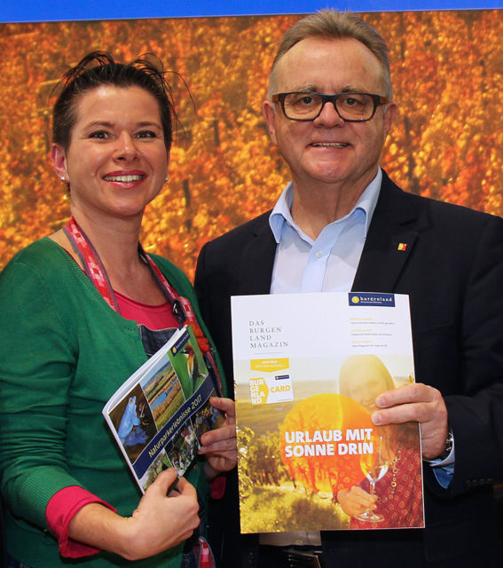 Uschi Zezelitsch und LH Hans Niessl bei der Ferien-Messe in Wien | Foto: Foto Muik