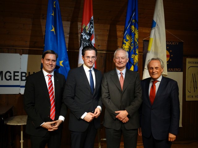 Labg. Christoph Kaufmann-Bgm. Stefan Schmuckenschlager-Fürst Adam II von Liechtenstein-Präsident Josef Höchtl | Foto: M.Reichenauer